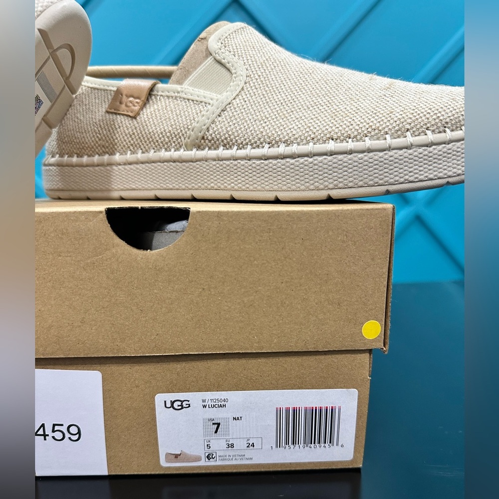 UGG - Women's Luciah Slip-On - Size 7 - Picture 6 of 8